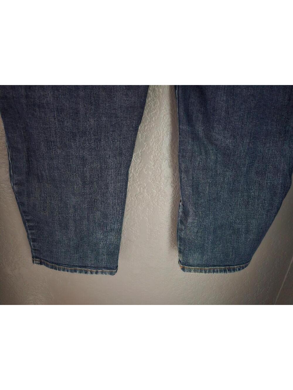 Women's Gloria Vanderbilt Amanda Denim Jeans Pants Size 18 W Blue Straight Leg - Picture 13 of 13